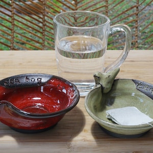 Ceramic tea bag holder, Pottery tea bag keeper with a bird, Ceramic tea bag holder, Red \ green glaze wheel thrown tea bag holder
