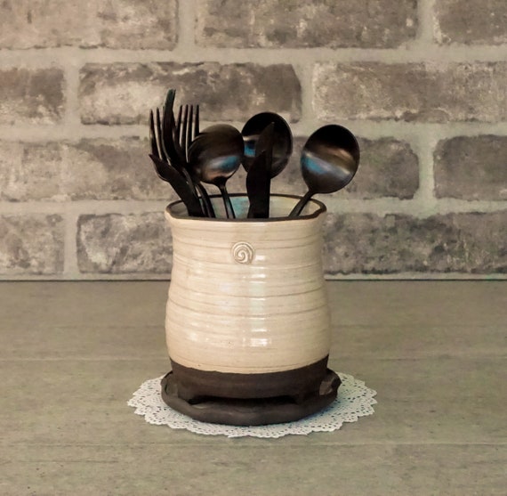 Cream Stoneware Utensil Set