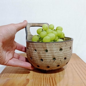 Pottery Colander, Cream matt Strainer, Berry Bowl, Ceramic sieve, Kitchen décor, Fruit bowl, Ceramic strainer