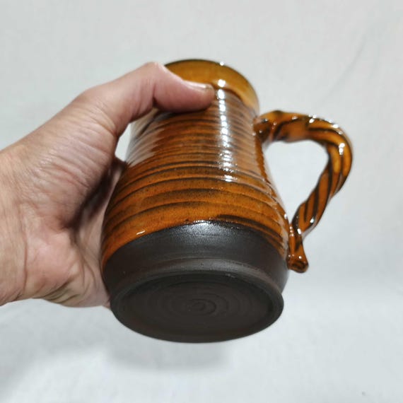 Handgefertigte Riesentasse Orange: Rustikale Keramiktasse (700 ml)
