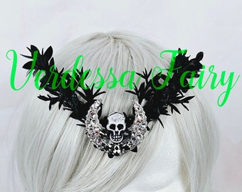 Forest witch circlet crown. Black Gothic wire crown. Skull forehead crown.  Gothic elf headpiece. Dark fairy circlet.