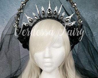 Gothic Wedding Veil Crown: Black Halo Headpiece. Vampire Queen headpiece. Day of the Dead headdress.