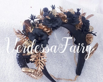 Black and gold mini ram horns Fantasy headpiece. Ram horn headpiece with berries. Black and gold horned Goddess headpiece.