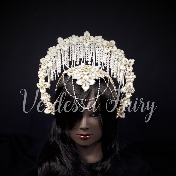 Pearl goddess crown. Baroque inspired gold and pearl halo headpiece. Pearl Wedding halo.