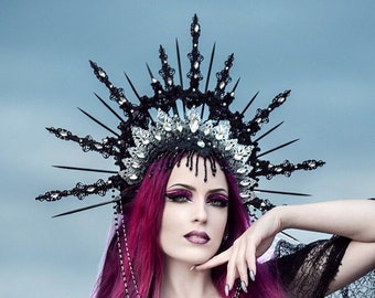 Victorian Gothic spiked halo headdress. Dark Goddess headdress. Evil Queen headdress. Vampire Queen crown.