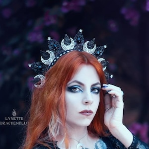 Corona de la Diosa de la Luna. Tiara de estrellas y luna. Tiara gótica negra y plateada.