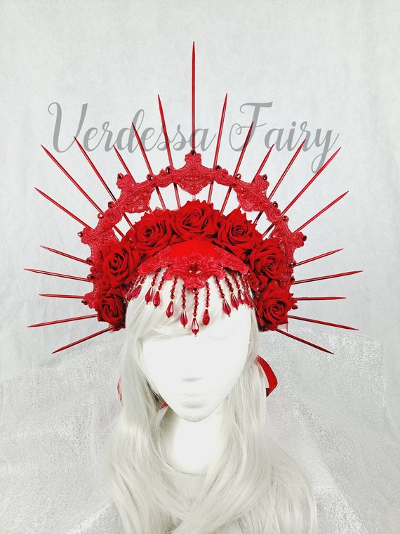 レッドクイーンのスパイクヘッドドレス。ヴァンパイアクイーンの