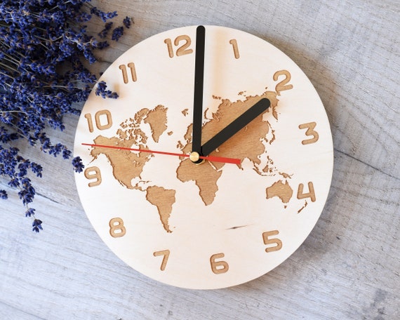 Pared de madera gran reloj mapa del mundo grabado colgante hecho a mano Eco reloj madera láser corte grabado limpiado pulido personalizado