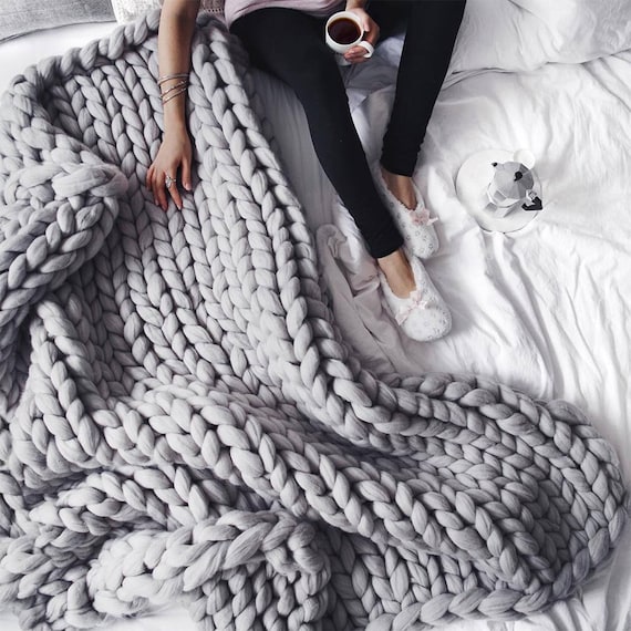 Love this chunky knit blanket