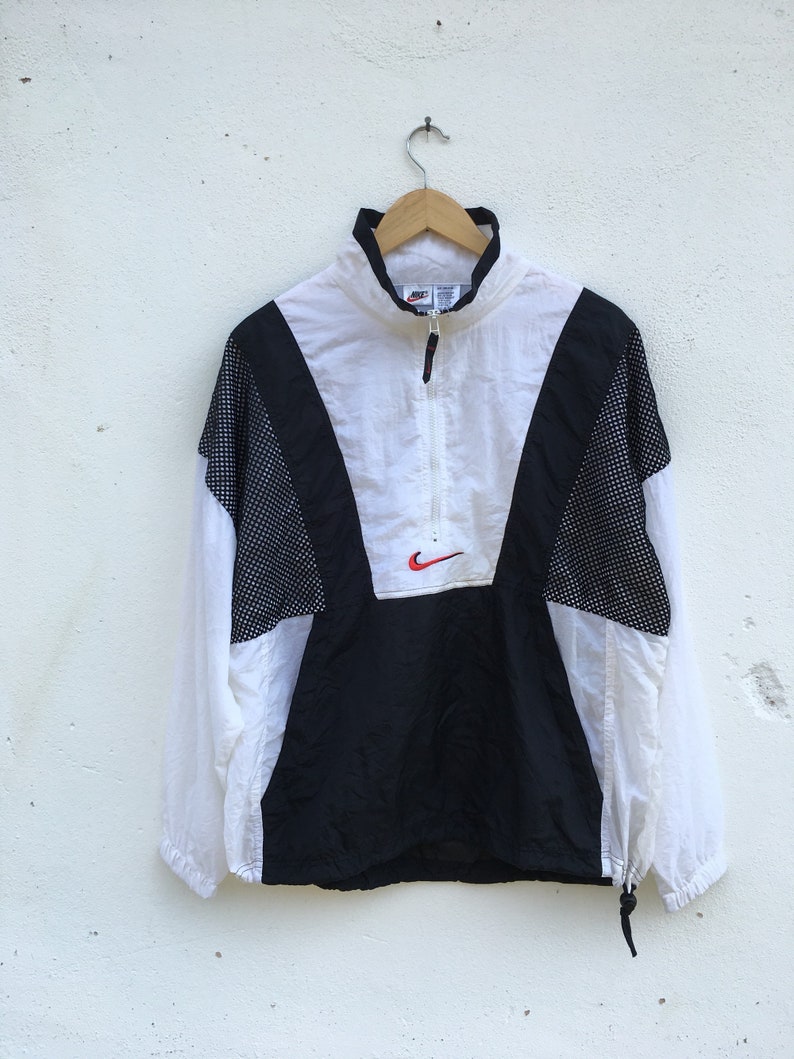 nike big logo windbreaker