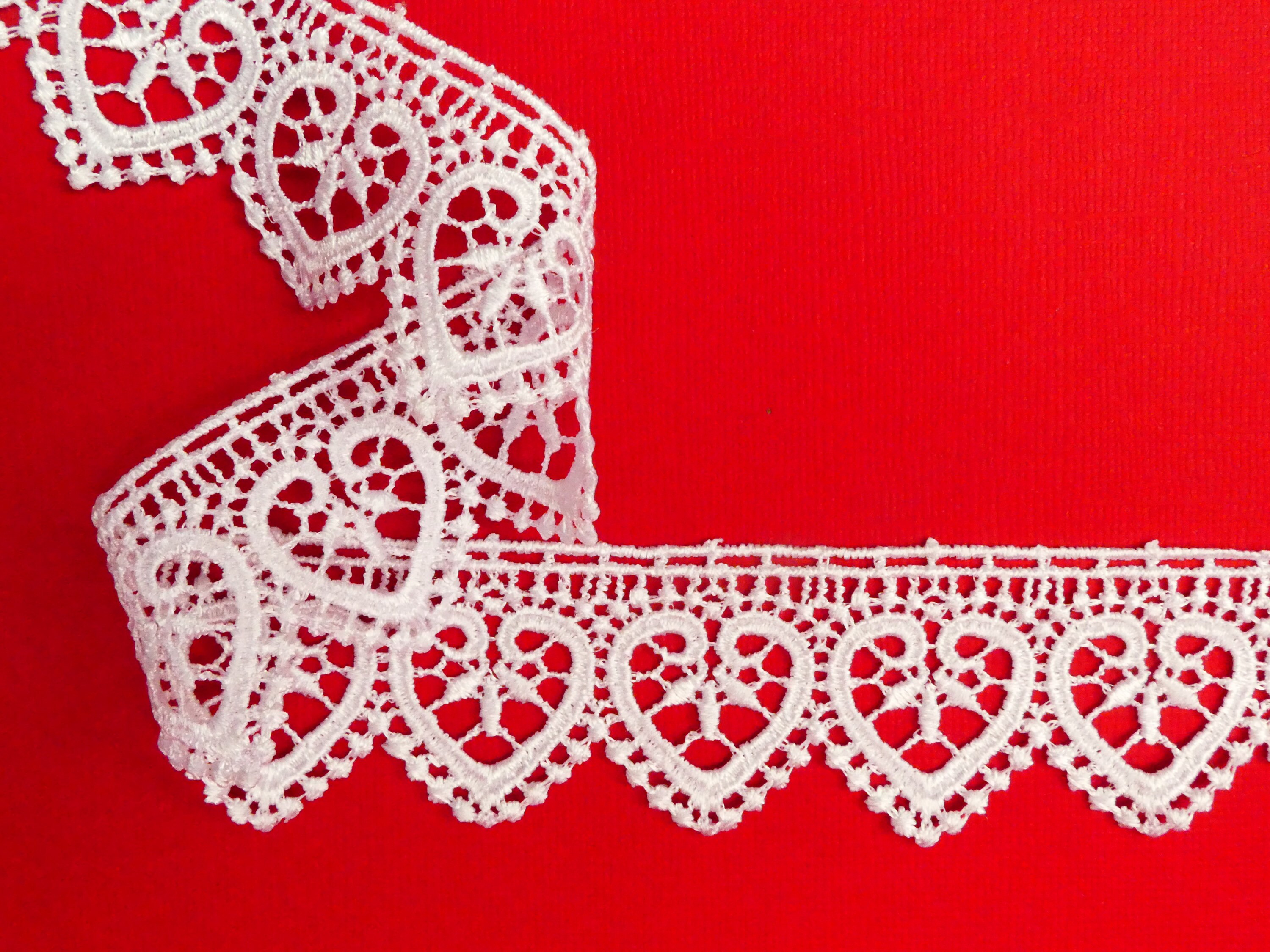 8 mètres qualité Premium blanc coeurs Design Guipure de Venise Lace Trim 1.25"/3.5cms 8 mètres qualité Premium blanc coeurs Design Guipure 1.25