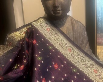 Banarasi lila gold Blume Seide Sari