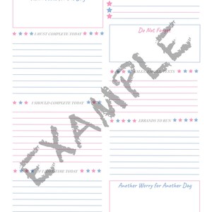 Puede incluir: Una lista de tareas diarias imprimible con secciones para "Main Focus for the Day", "I Must Complete Today", "I Should Complete Today", "If I Have Time Today", "My Top 3 Priorities", "Do Not Forget", "Calls, Emails, Texts", "Errands to Run" y "Another Worry for Another Day". La lista está decorada con estrellas rosas y azules.