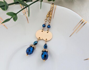 Pendientes bohemios de cuentas azules metalizadas, colgantes chapados en oro con dijes de disco.