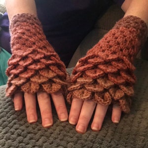 Dragon stitch fingerless gloves
