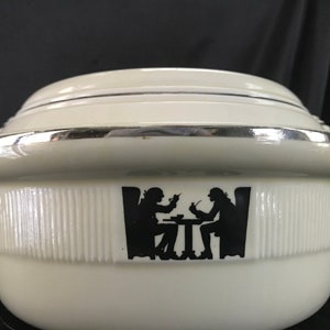 Vintage Silhouette by HALL - 2 Qt Radiance Covered Casserole - Rare - Discontinued - Complete!