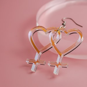 Lesben Symbol Ohrringe - schillernd / grün Lasercut Lesbos Venus feministische Queer Acryl Leichte reflektierende Herz Valentines