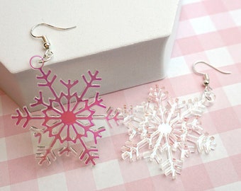 Schneeflocke Ohrringe - Schillernd Weihnachten Urlaub Schmuck Festlich Acryl Schnee Eis Frost Saisonal Crimbo Geometrisch Winter