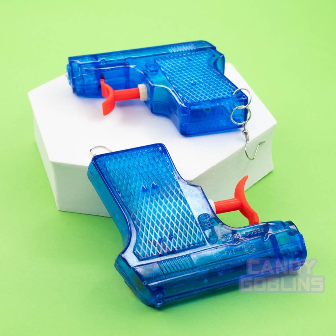ミュージシャン WATER GUN KEYCHAIN Vaundy 商品詳細ページ | Vaundy ONLINE STORE | Logo Water Gun Keyholder