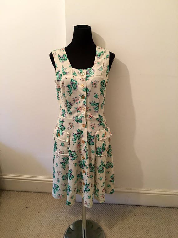 Vintage 70s cream and green FLORAL PINAFORE dress - image 1