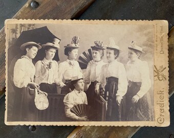 Cabinet Card Photo of Group of Women in Hats