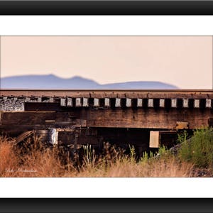 Impresión de bellas artes del puente ferroviario con montañas en San Valentín, Texas, el oeste de Texas, montañas, fotografía