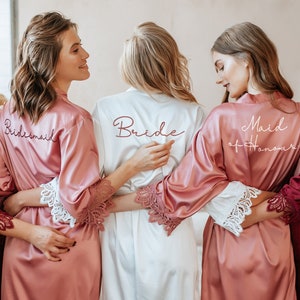 Bride Robe/Bridesmaid Robe/Bridal Robe/Wedding Robe/Personalised Robe/Maid of Honor Robe/Embroider Robe/Bridal Dressing Gown/Silk Robe