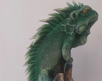 Handmade  Green Iguana on a natural teak wood log - Clay sculptures