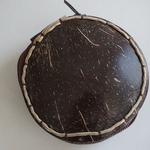 Coconut coins pouch / coconut purse / Set of three / handicraft