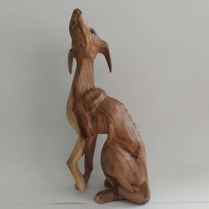 Figura de galgo de madera / Estatua de galgo / Escultura de galgo / Tallado en madera / Escultura de arte.