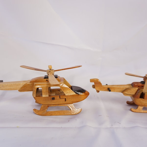 Hélicoptère en bois - Artisanat