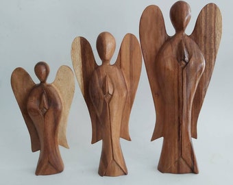 Engel aus Holz / Engel aus Holz Skulptur / Holzschnitzerei.