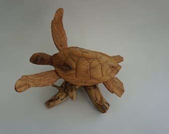 Wooden Turtle / Carved Wooden Turtle / Wood carving.