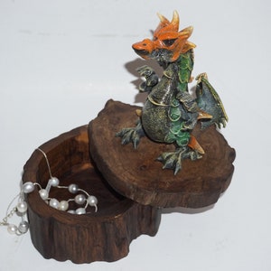 Wooden Secret Box / Dragon Secret Box / jewelries box.