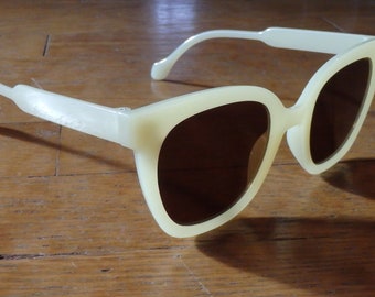 Vintage 90&#39;s Tapioca Yellow Over-Sized Sunglasses
