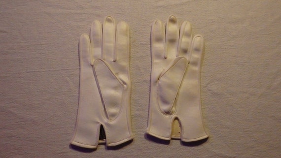 Vintage 1960's White Leather Driving Gloves - image 6