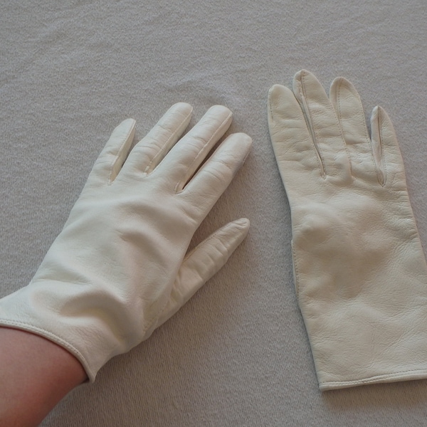 Vintage 1960's White Leather Hand Cut Gloves with Silk Lining size 7