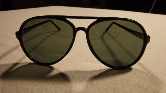 Vintage 1980's Jet Black Frame Aviator Sunglasses - image 2