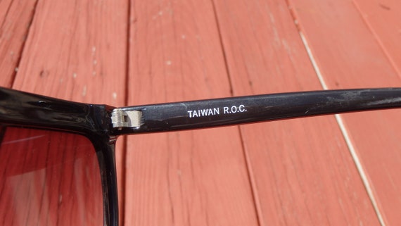 Vintage 1980's Black & White Speckled Sunglasses … - image 6