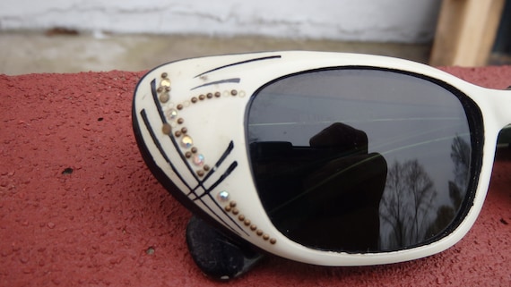 Vintage 1950's French Rhinestone Sunglasses with … - image 3