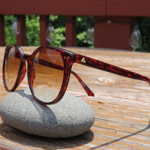 Liz Claiborne Sunglasses - Etsy display picture 3