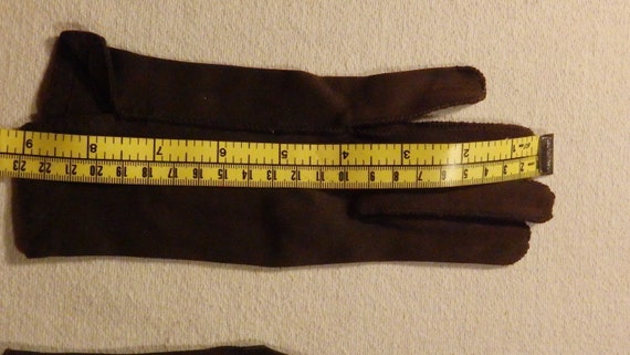 Vintage 1960's Chocolate Brown Wrist Gloves size … - image 5