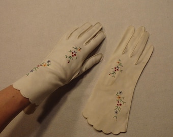 Vintage 1950's Embroidered Flower Formal Gloves size 6.5