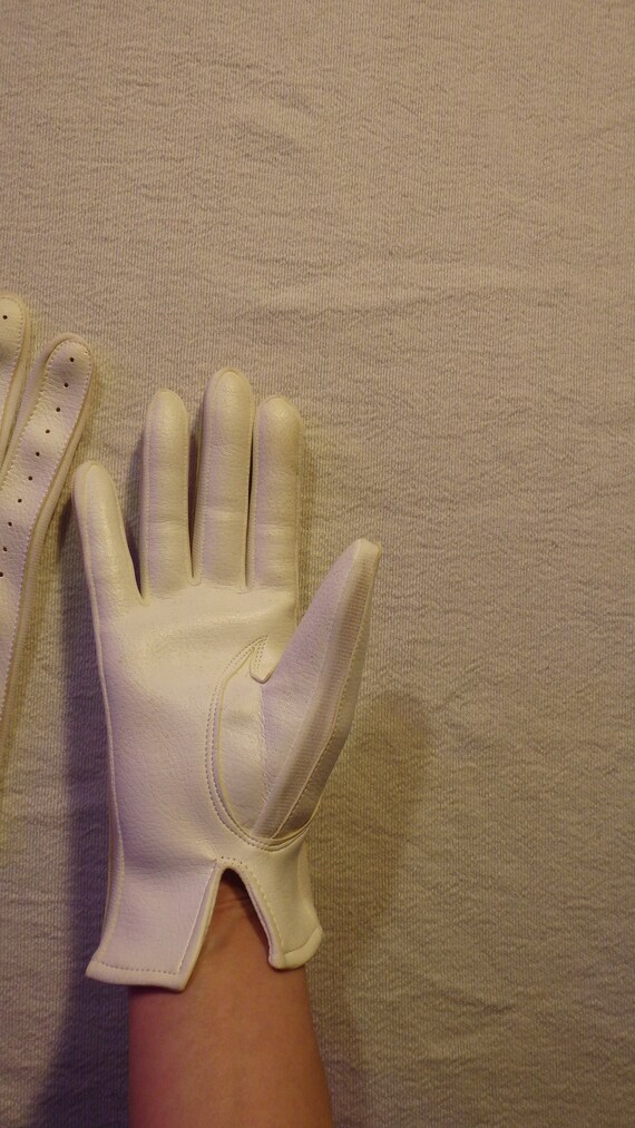 Vintage 1960's White Leather Driving Gloves - image 2