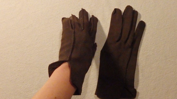 Vintage 1960's Chocolate Brown Wrist Gloves size … - image 2