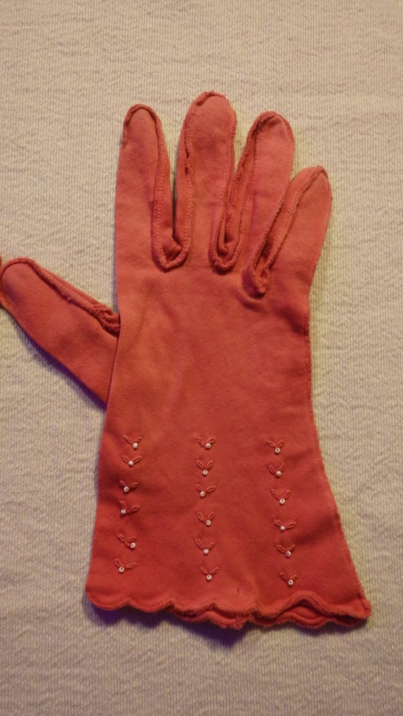 Vintage 1950's Faded Red Wrist Gloves with Beaded… - image 3