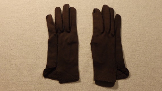 Vintage 1960's Chocolate Brown Wrist Gloves size … - image 3