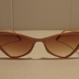 Vintage 90's Cat-Eye Sunglasses, Light Weight