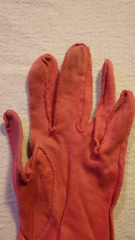 Vintage 1950's Faded Red Wrist Gloves with Beaded… - image 5