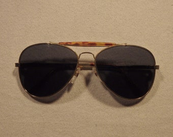 Vintage 1980's Tortoise Shell Nose Bridge Metal Aviator Sunglasses
